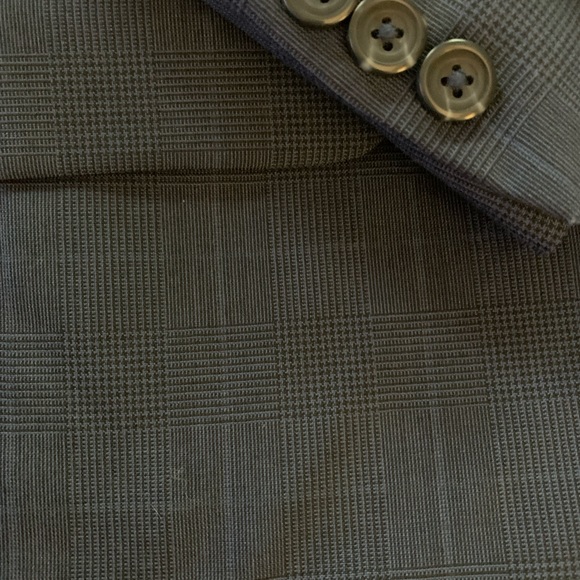 Boys Navy Suit! - Picture 3 of 6